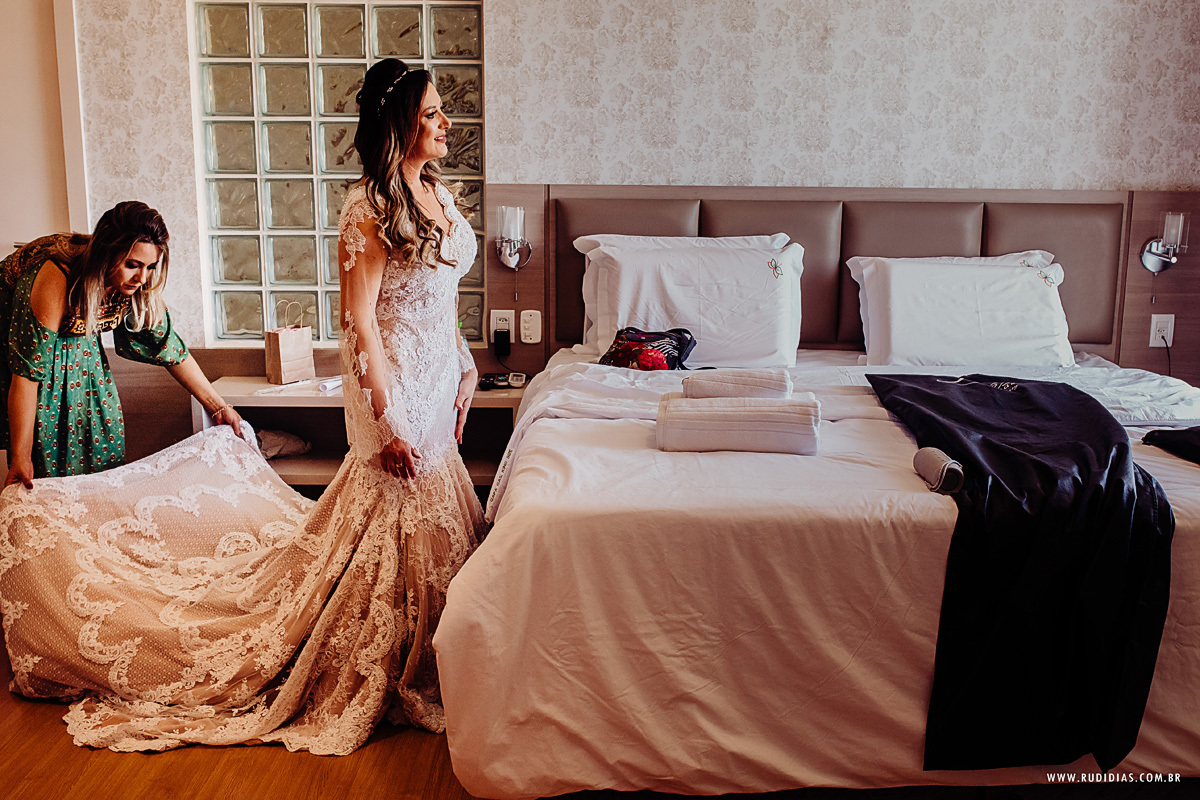 noiva com seu vestido