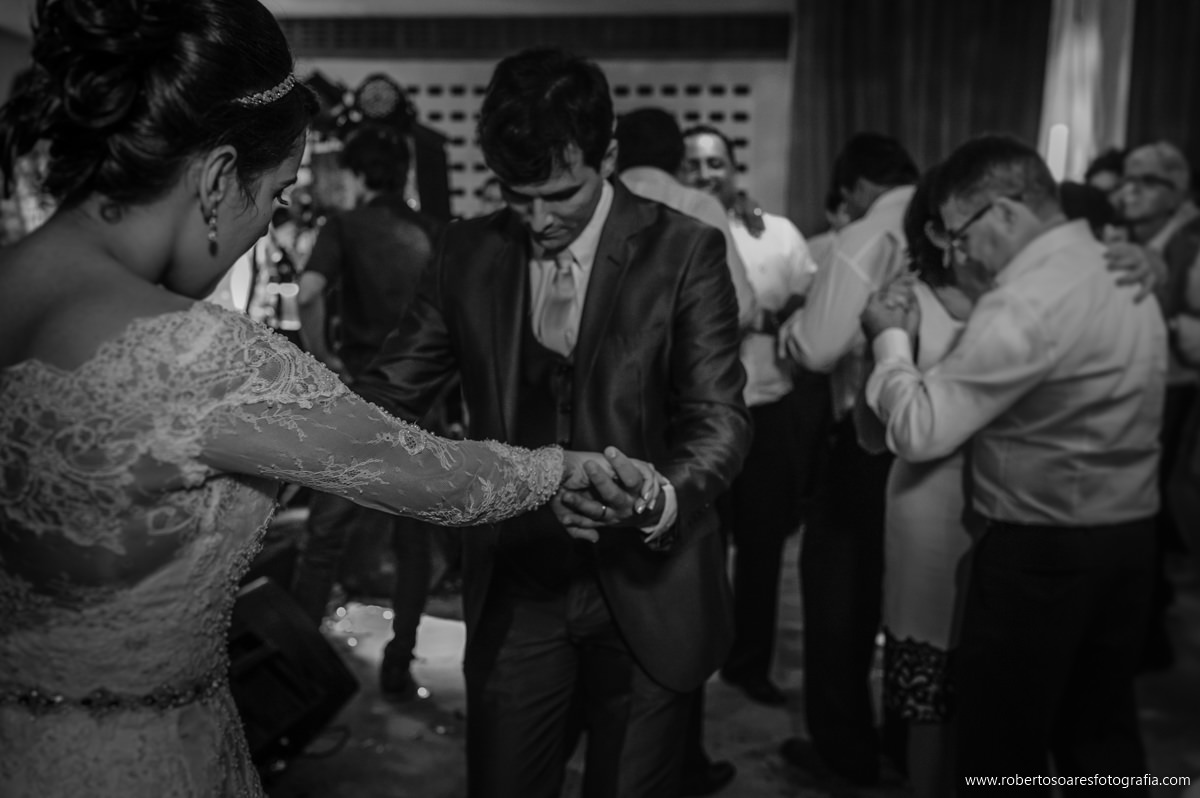 Casamento em Arara/PB, noivos dançando