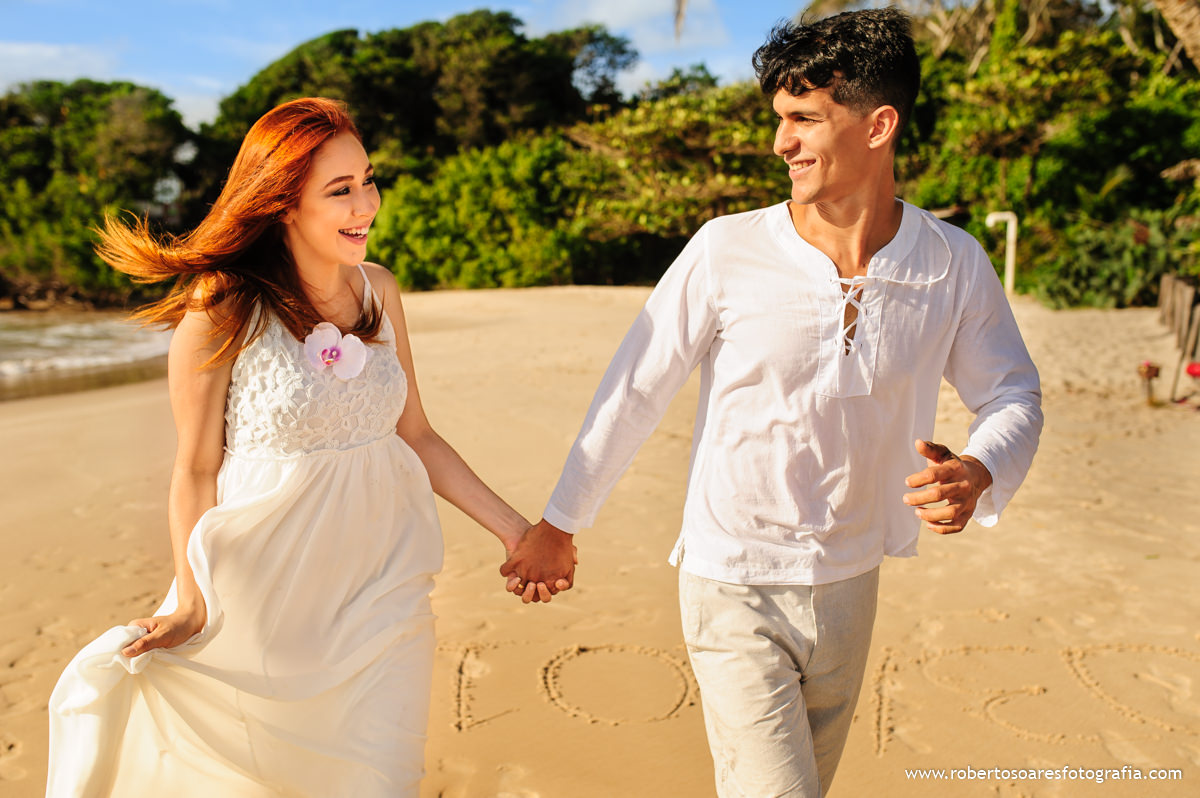 Felicidade  na Praia de Tamababa