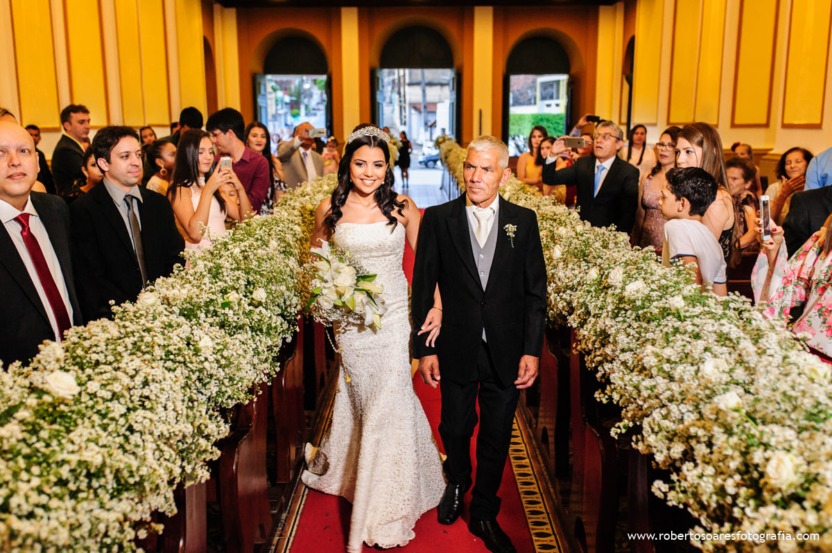 Noiva entrando - Casamento em Bananeiras