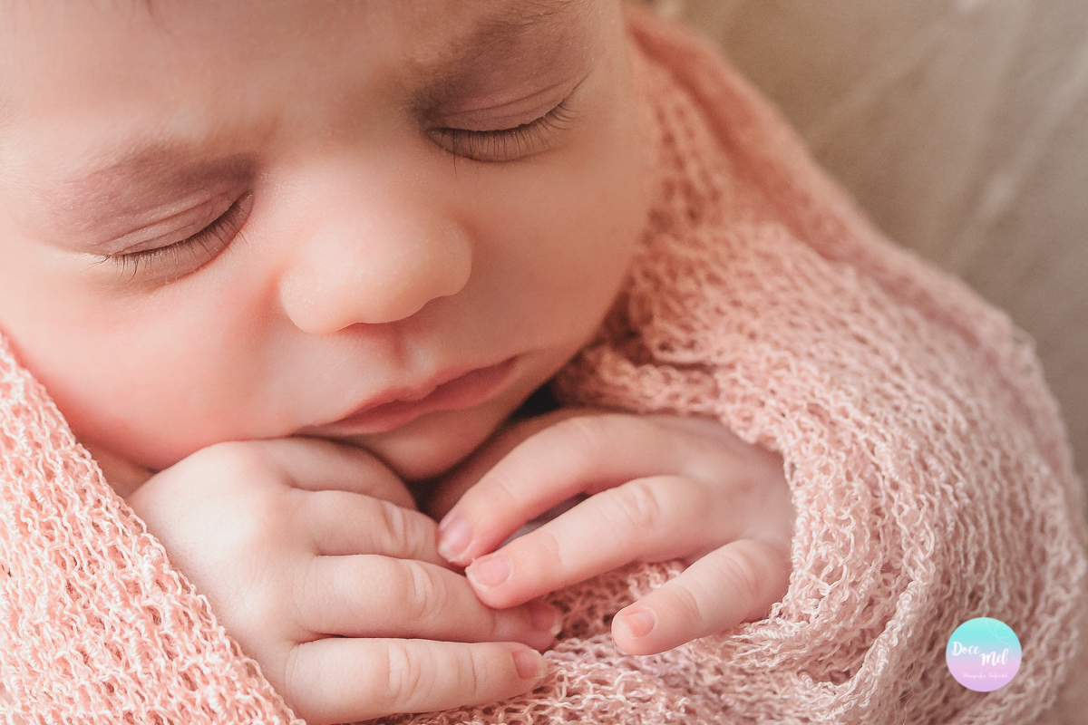 ensaio newborn, ensaio newborn lyfestyle, doce mel fotografia, fotografia infantil, foto de bebes, fotos de recém nascidos,