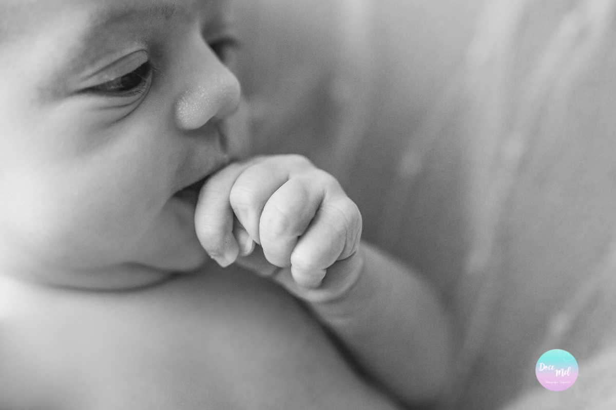 ensaio newborn, ensaio newborn lyfestyle, doce mel fotografia, fotografia infantil, foto de bebes, fotos de recém nascidos,