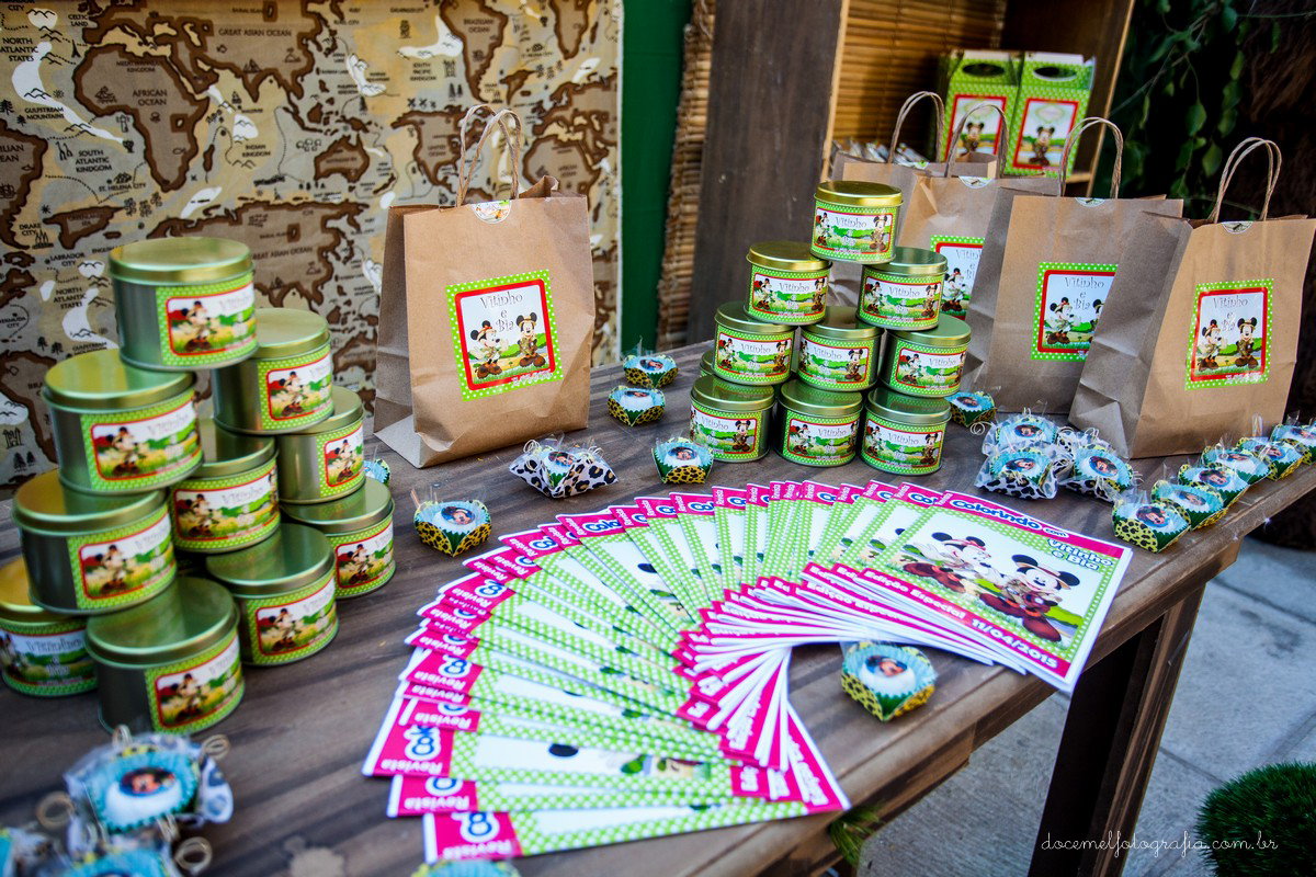 Fotografia infantil, fotografia de família, primeiro aninho, Safari do mickey,mágico na festa, Niterói-RJ