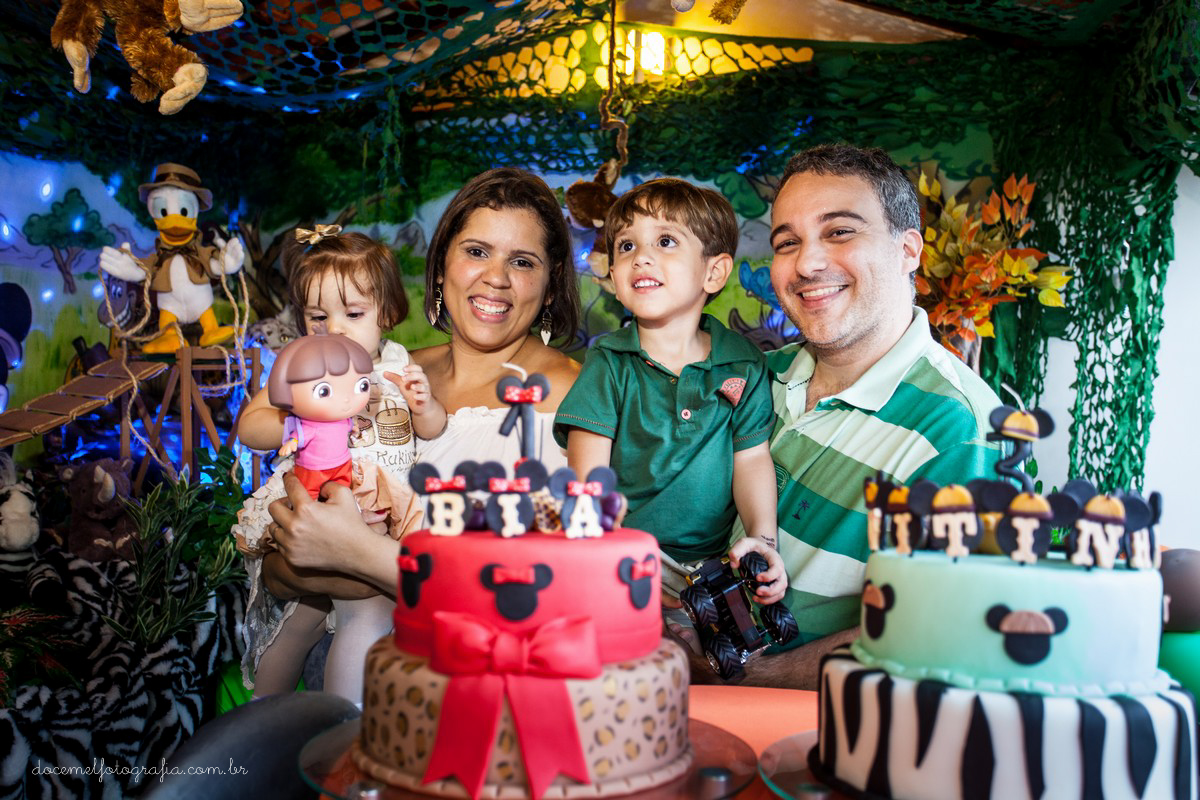 Fotografia infantil, fotografia de família, primeiro aninho, Safari do mickey,mágico na festa, Niterói-RJ