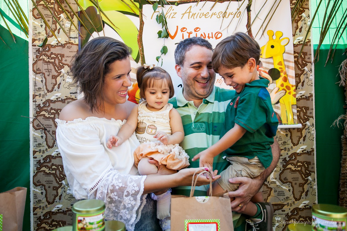 Fotografia infantil, fotografia de família, primeiro aninho, Safari do mickey,mágico na festa, Niterói-RJ