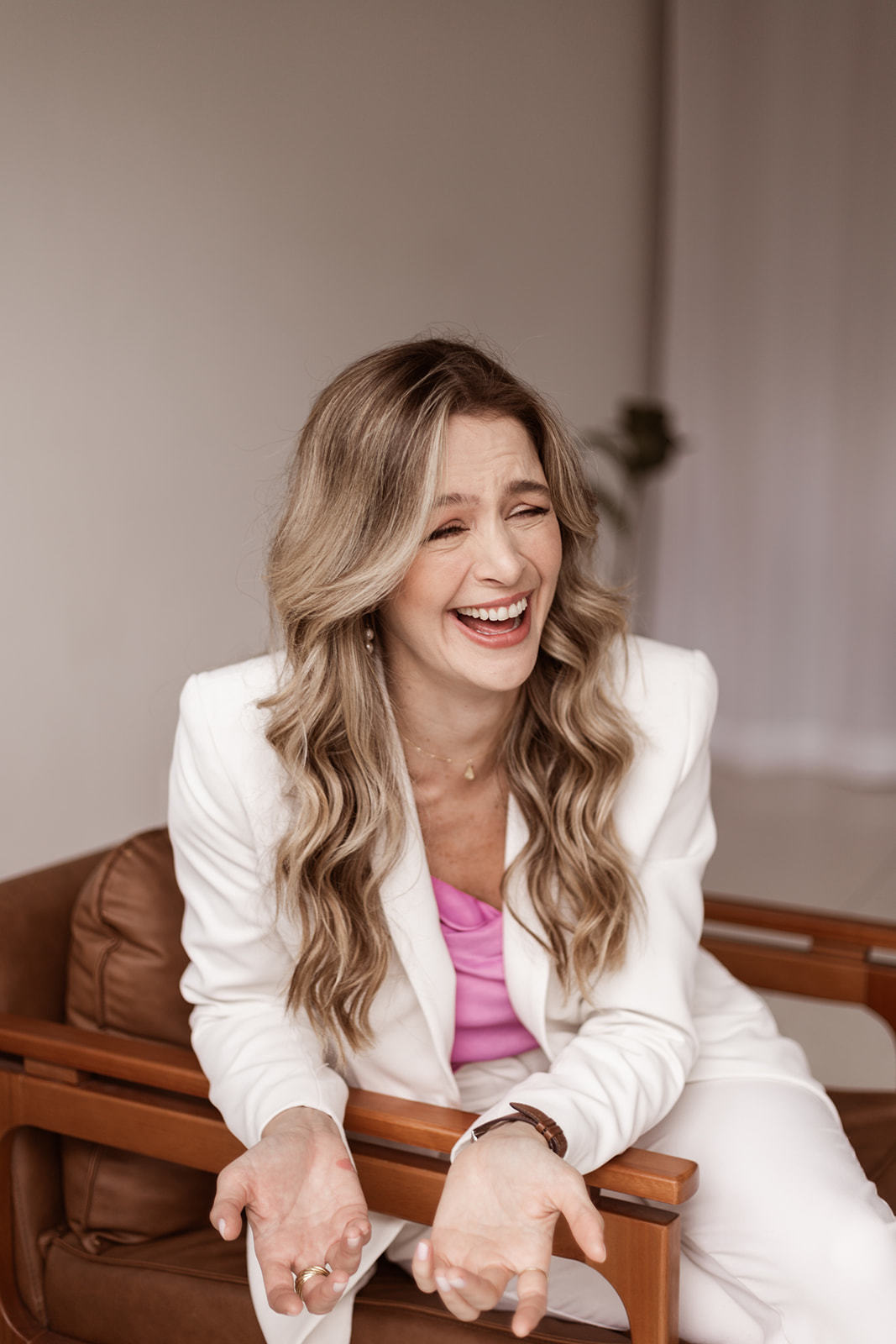 Foto marca pessoal sorrindo