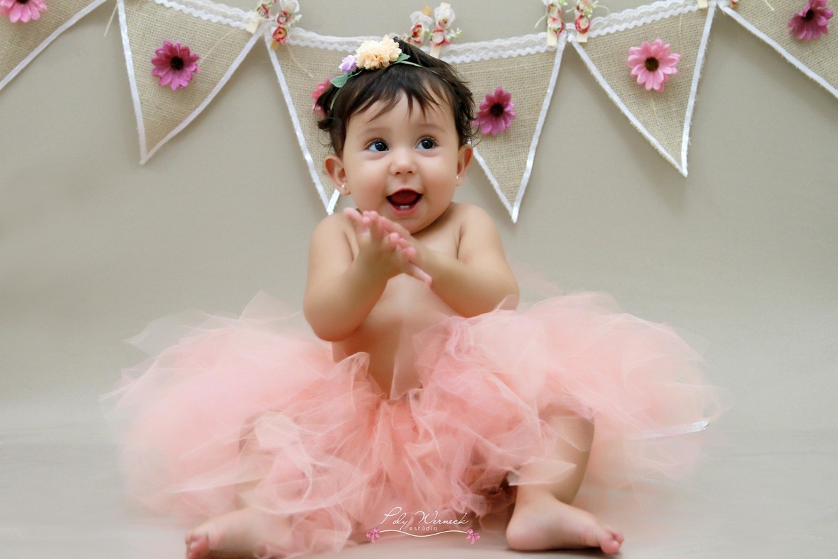SMASH THE CAKE ENSAIO INFANTIL FOTOGRAFIA BEBÊ AMASSANDO O BOLO POLY WERNECK BRASÍLIA GAMA DF DISTRITO FEDERAL ENSAIO COM BOLO INFANTIL CRIANÇA BEBE MENINA PRINCESA ESTÚDIO FOTOGRAFICO