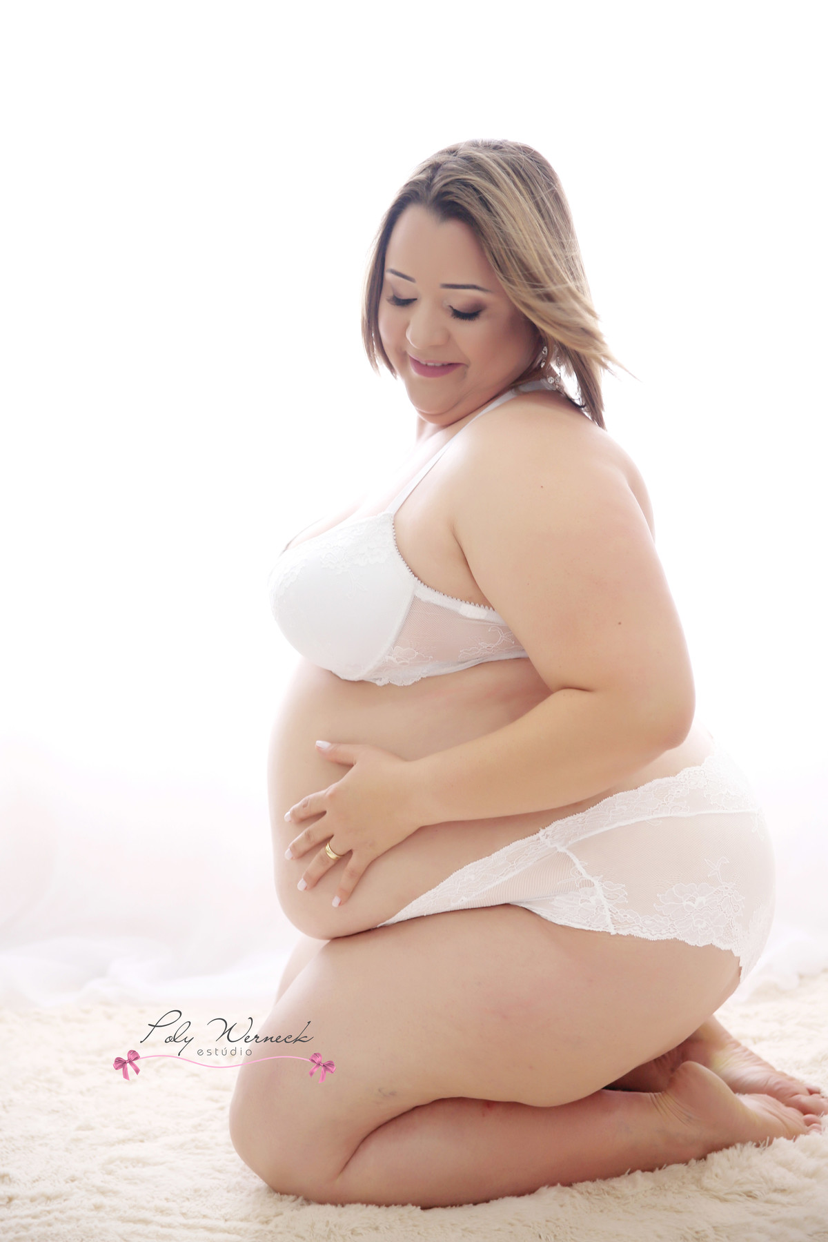ESTÚDIO FOTOGRÁFICO GAMA BRASÍLIA DF DISTRITO FEDERAL ENSAIO GESTANTE GRÁVIDA LOOK LINGERIE FOTOS FOTOGRAFIA CALCINHA LINGERIE LINDA GRAVIDIVA MULHER SENSUAL FELIZ FOTO PHOTO POLY WERNECK POLYANNA