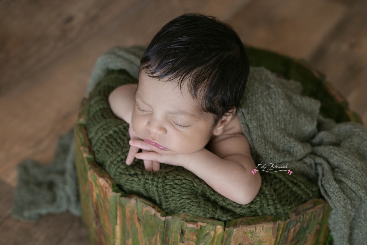 NEWBORN BEBE BABY ENSAIO ESTUDIO ENSAIO BEBE RECÉM NAIDO BRASÍLIA GAMA DF DISTRITO FEDERAL FILHO MENINO BABY BOY FOTÓGRAFA ESPECIALIZADA EM BEBES
