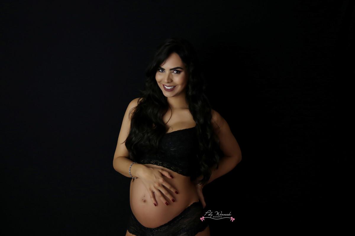 ESTÚDIO FOTOGRÁFICO GAMA BRASÍLIA DF DISTRITO FEDERAL ENSAIO GESTANTE GRÁVIDA LOOK LINGERIE FOTOS FOTOGRAFIA CALCINHA LINGERIE LINDA GRAVIDIVA MULHER SENSUAL FELIZ FOTO PHOTO POLY WERNECK POLYANNA