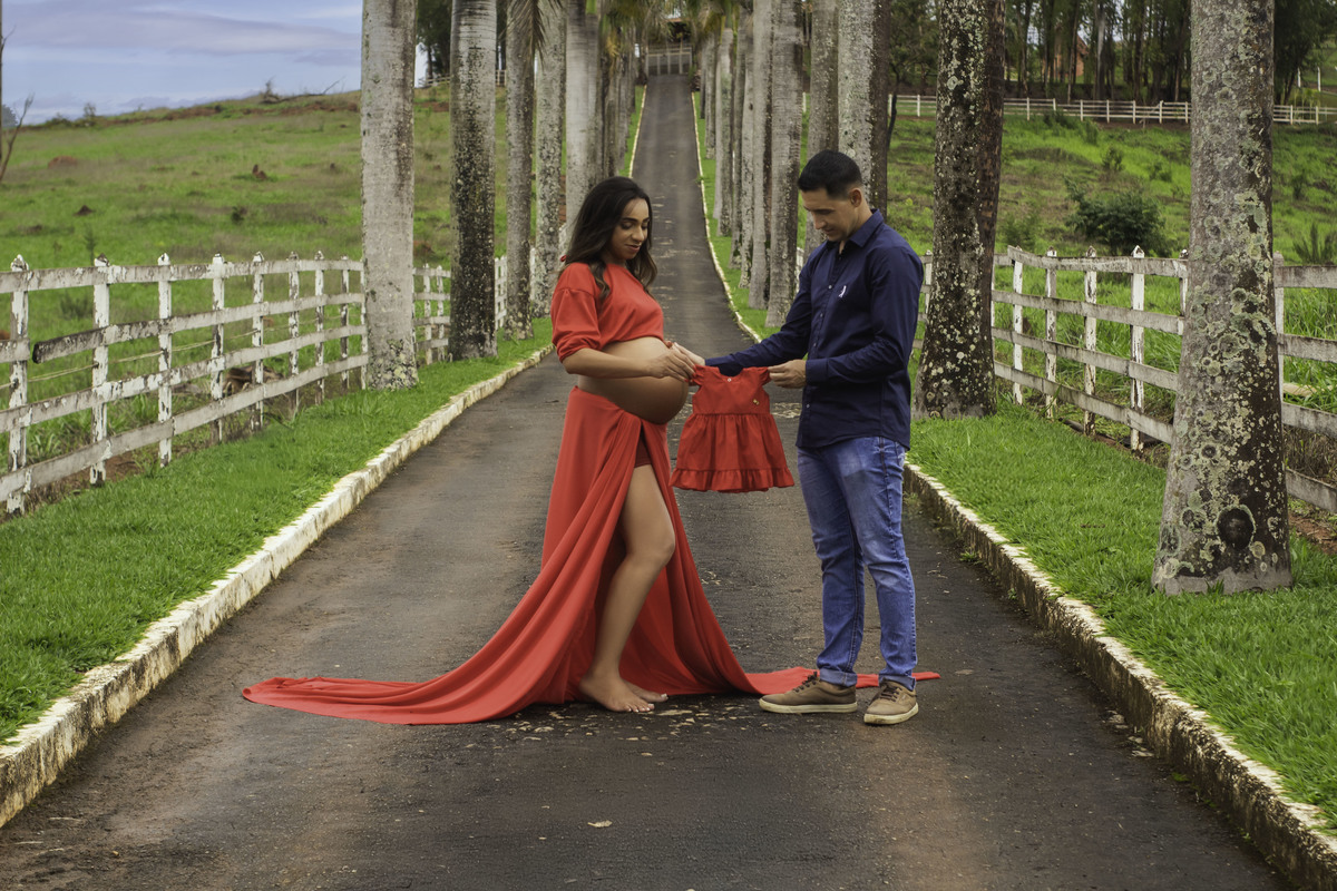 O vestido vermelho, um elo de amor entre mãe e filha,