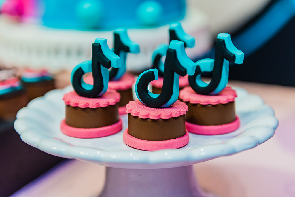 fotografia-festa-infantil-rj, tema-tiktok, fotografia-de-familia, adriana-tomzhinski-fotografia, foto-aniversario-infantil, fotografo-aniversario-infantil, casa-de-festas-imaginarte-copacabana-rj