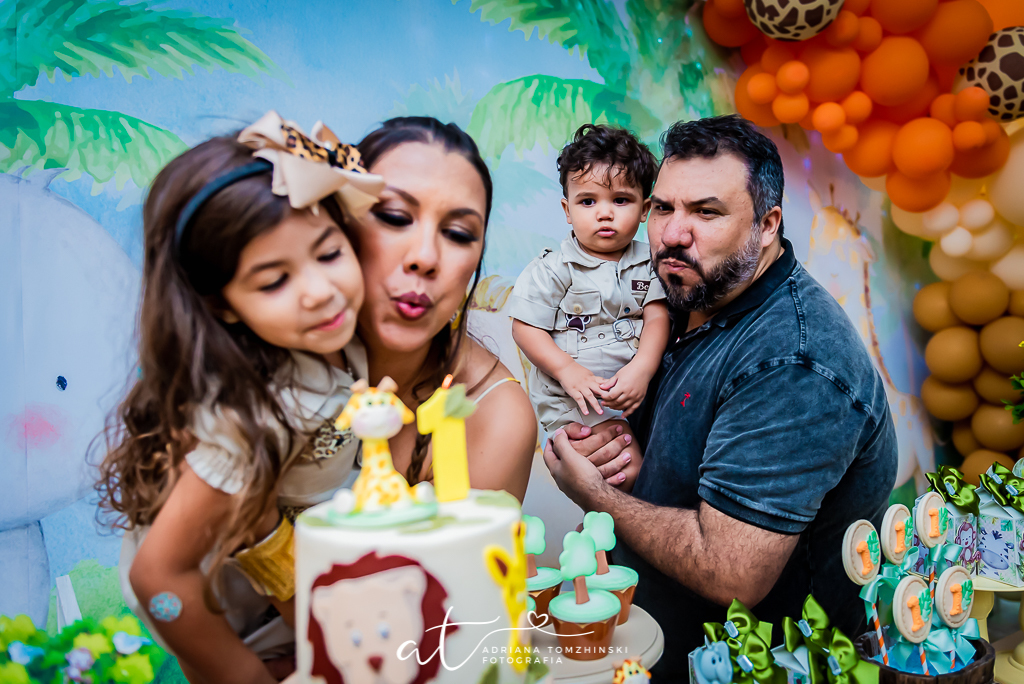 fotografia-festa-infantil-rj, tema-safari, fotografia-de-familia, adriana-tomzhinski-fotografia, foto-aniversario-infantil, fotografo-aniversario-infantil, casa-de-festas-espaço-jardins-verdes-jacarepagua-rj