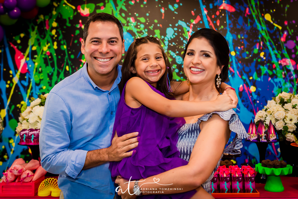 fotografia-festa-infantil-rj, tema-neon, fotografia-de-familia, adriana-tomzhinski-fotografia, foto-aniversario-infantil, fotografo-aniversario-infantil, casa de festas-espaco-eco-botafogo