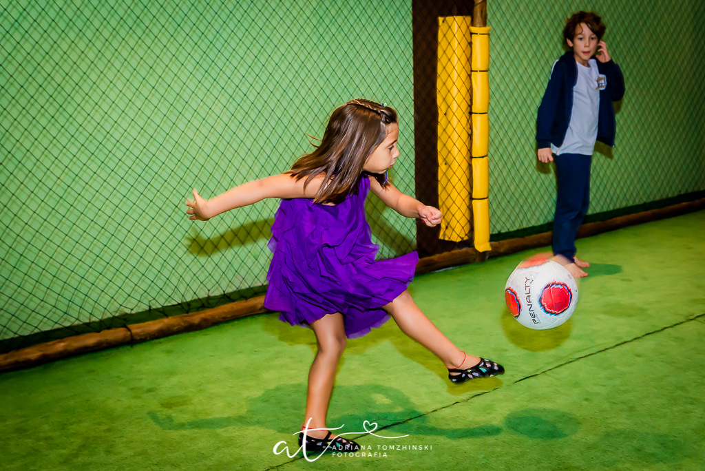 fotografia-festa-infantil-rj, tema-neon, fotografia-de-familia, adriana-tomzhinski-fotografia, foto-aniversario-infantil, fotografo-aniversario-infantil, casa de festas-espaco-eco-botafogo