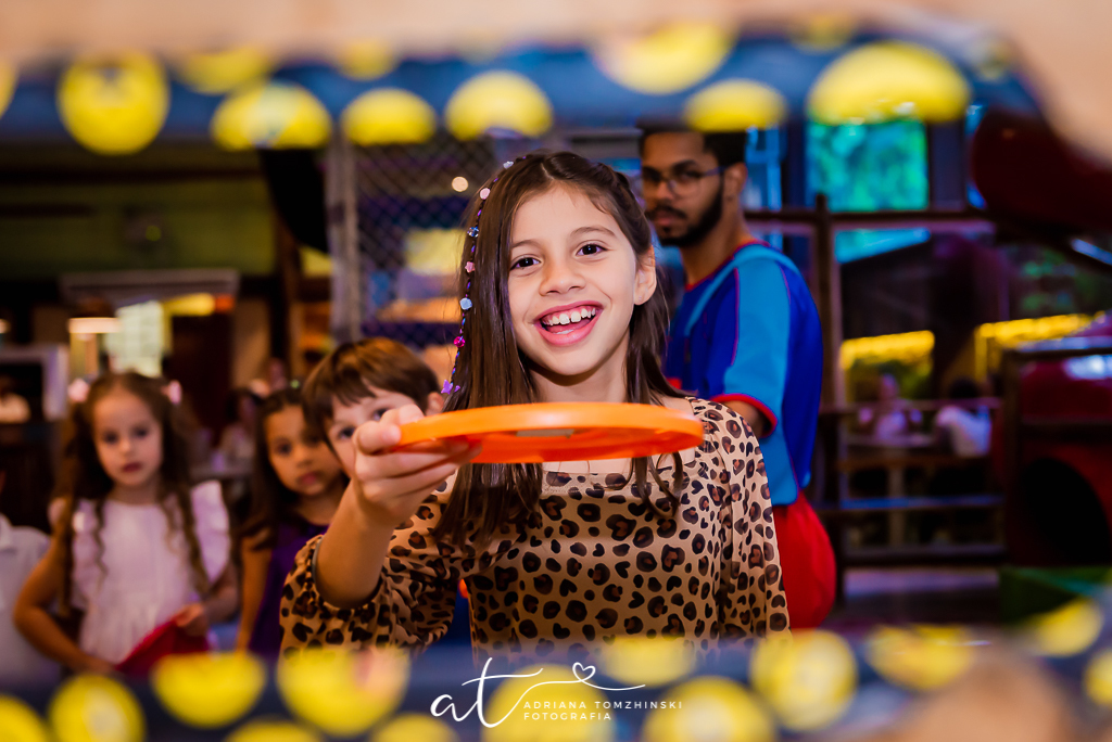 fotografia-festa-infantil-rj, tema-neon, fotografia-de-familia, adriana-tomzhinski-fotografia, foto-aniversario-infantil, fotografo-aniversario-infantil, casa de festas-espaco-eco-botafogo