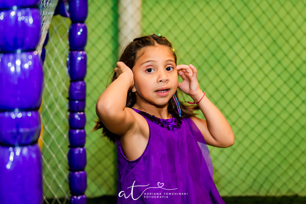 fotografia-festa-infantil-rj, tema-neon, fotografia-de-familia, adriana-tomzhinski-fotografia, foto-aniversario-infantil, fotografo-aniversario-infantil, casa de festas-espaco-eco-botafogo