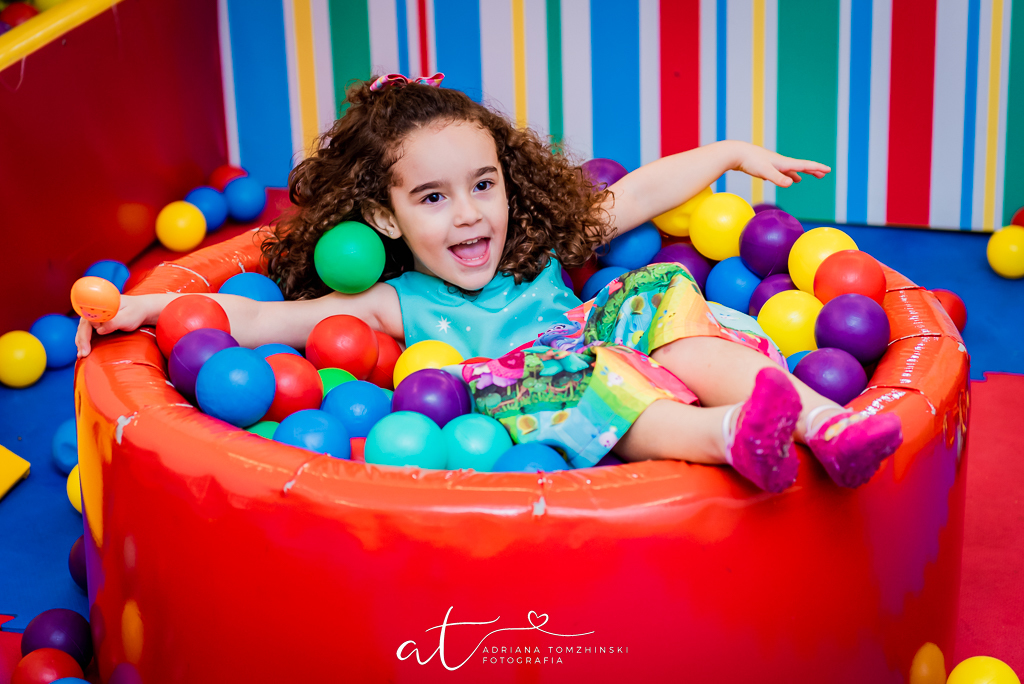 fotografia-festa-infantil-rj, tema-trolls, fotografia-de-familia, adriana-tomzhinski-fotografia, foto-aniversario-infantil, fotografo-aniversario-infantil, casa-de-festas-imaginarte-copacabana