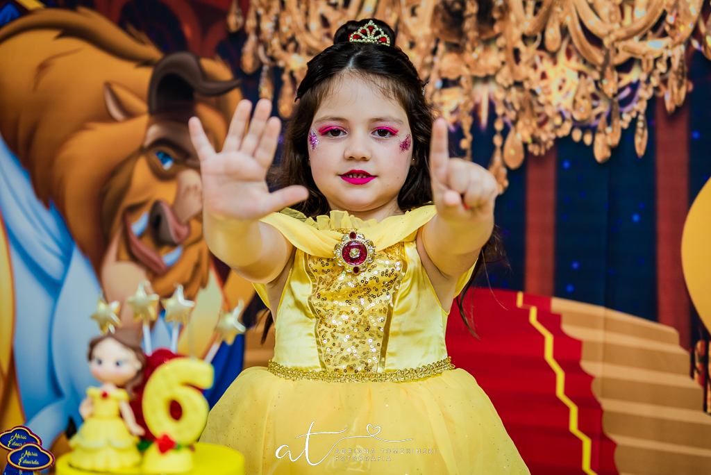 fotografia-festa-infantil-rj, tema-bela-e-a-fera, fotografia-de-familia, adriana-tomzhinski-fotografia, foto-aniversario-infantil, fotografo-aniversario-infantil, casa-de-festas-castelo-da-magia