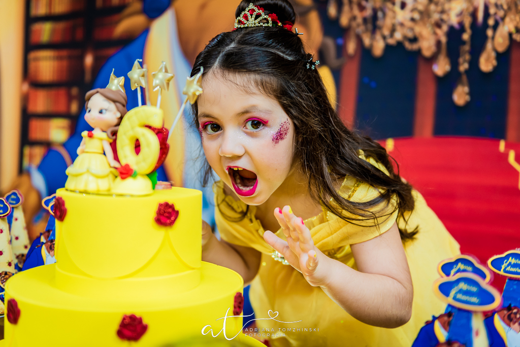 fotografia-festa-infantil-rj, tema-bela-e-a-fera, fotografia-de-familia, adriana-tomzhinski-fotografia, foto-aniversario-infantil, fotografo-aniversario-infantil, casa-de-festas-castelo-da-magia