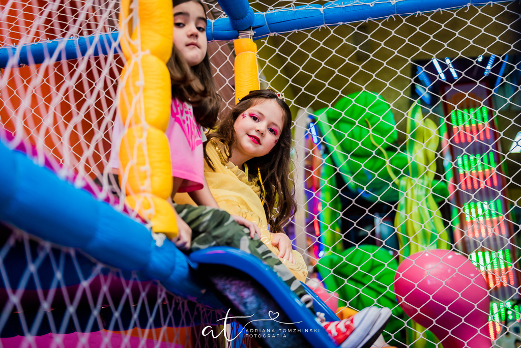 fotografia-festa-infantil-rj, tema-bela-e-a-fera, fotografia-de-familia, adriana-tomzhinski-fotografia, foto-aniversario-infantil, fotografo-aniversario-infantil, casa-de-festas-castelo-da-magia