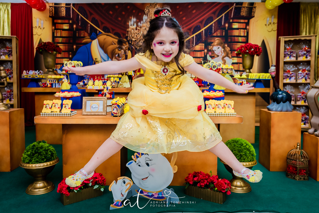 fotografia-festa-infantil-rj, tema-bela-e-a-fera, fotografia-de-familia, adriana-tomzhinski-fotografia, foto-aniversario-infantil, fotografo-aniversario-infantil, casa-de-festas-castelo-da-magia