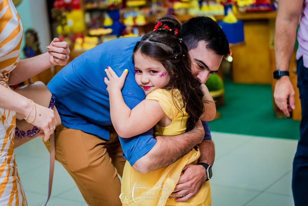 fotografia-festa-infantil-rj, tema-bela-e-a-fera, fotografia-de-familia, adriana-tomzhinski-fotografia, foto-aniversario-infantil, fotografo-aniversario-infantil, casa-de-festas-castelo-da-magia