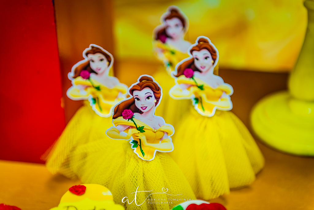 fotografia-festa-infantil-rj, tema-bela-e-a-fera, fotografia-de-familia, adriana-tomzhinski-fotografia, foto-aniversario-infantil, fotografo-aniversario-infantil, casa-de-festas-castelo-da-magia