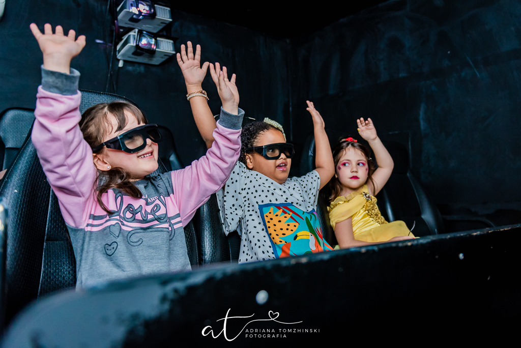fotografia-festa-infantil-rj, tema-bela-e-a-fera, fotografia-de-familia, adriana-tomzhinski-fotografia, foto-aniversario-infantil, fotografo-aniversario-infantil, casa-de-festas-castelo-da-magia