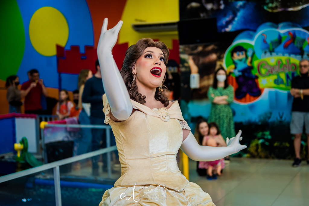 fotografia-festa-infantil-rj, tema-bela-e-a-fera, fotografia-de-familia, adriana-tomzhinski-fotografia, foto-aniversario-infantil, fotografo-aniversario-infantil, casa-de-festas-castelo-da-magia