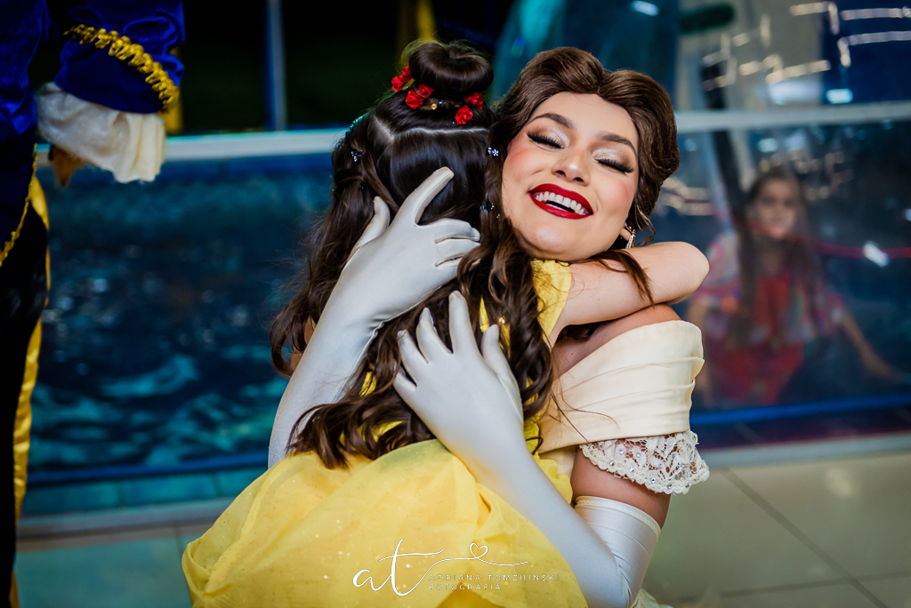 fotografia-festa-infantil-rj, tema-bela-e-a-fera, fotografia-de-familia, adriana-tomzhinski-fotografia, foto-aniversario-infantil, fotografo-aniversario-infantil, casa-de-festas-castelo-da-magia