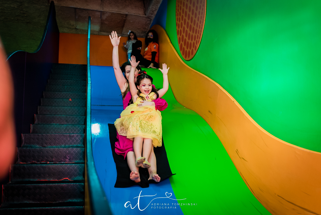 fotografia-festa-infantil-rj, tema-bela-e-a-fera, fotografia-de-familia, adriana-tomzhinski-fotografia, foto-aniversario-infantil, fotografo-aniversario-infantil, casa-de-festas-castelo-da-magia