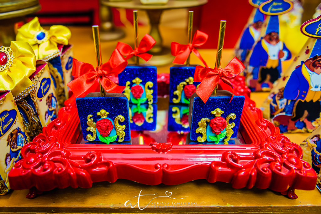 fotografia-festa-infantil-rj, tema-bela-e-a-fera, fotografia-de-familia, adriana-tomzhinski-fotografia, foto-aniversario-infantil, fotografo-aniversario-infantil, casa-de-festas-castelo-da-magia