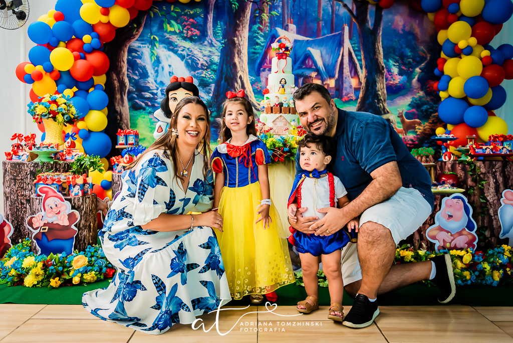 fotografia-festa-infantil-rj, fotografia-de-familia, adriana-tomzhinski-fotografia, foto-aniversario-infantil, fotografo-aniversario-infantil, casa-de-festas-espaco-jardins-verdes-jacarepagua, tema-branca-de-neve