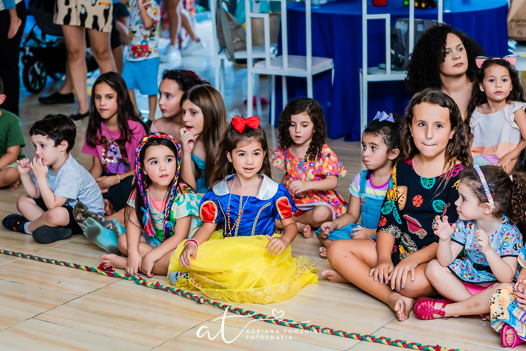 fotografia-festa-infantil-rj, fotografia-de-familia, adriana-tomzhinski-fotografia, foto-aniversario-infantil, fotografo-aniversario-infantil, casa-de-festas-espaco-jardins-verdes-jacarepagua, tema-branca-de-neve