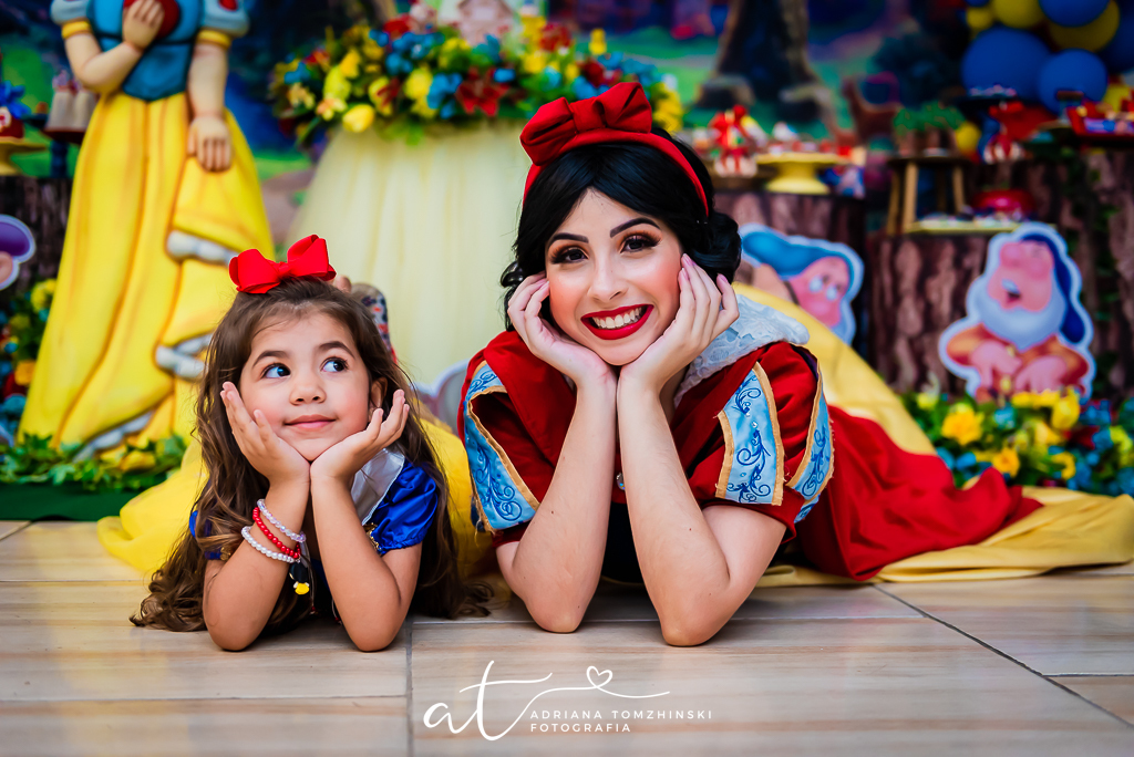 fotografia-festa-infantil-rj, fotografia-de-familia, adriana-tomzhinski-fotografia, foto-aniversario-infantil, fotografo-aniversario-infantil, casa-de-festas-espaco-jardins-verdes-jacarepagua, tema-branca-de-neve