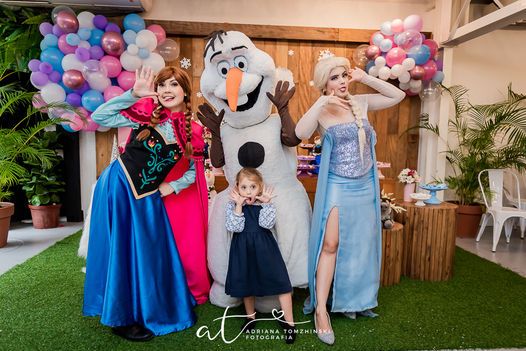 fotografia-festa-infantil-rj, fotografia-de-familia, adriana-tomzhinski-fotografia, foto-aniversario-infantil, fotografo-aniversario-infantil, casa-de-festas-quintal-botofogo, tema-frozen