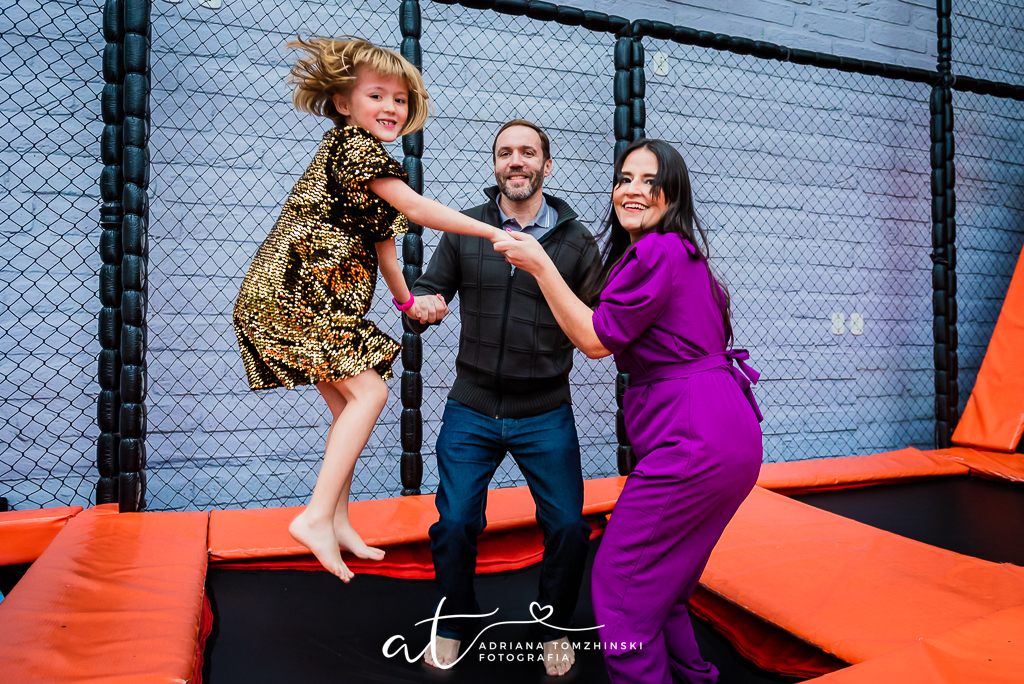 fotografia-festa-infantil-rj, fotografia-de-familia, adriana-tomzhinski-fotografia, foto-aniversario-infantil, fotografo-aniversario-infantil, casa-de-festas-tiktak-botafogo, tema-neon