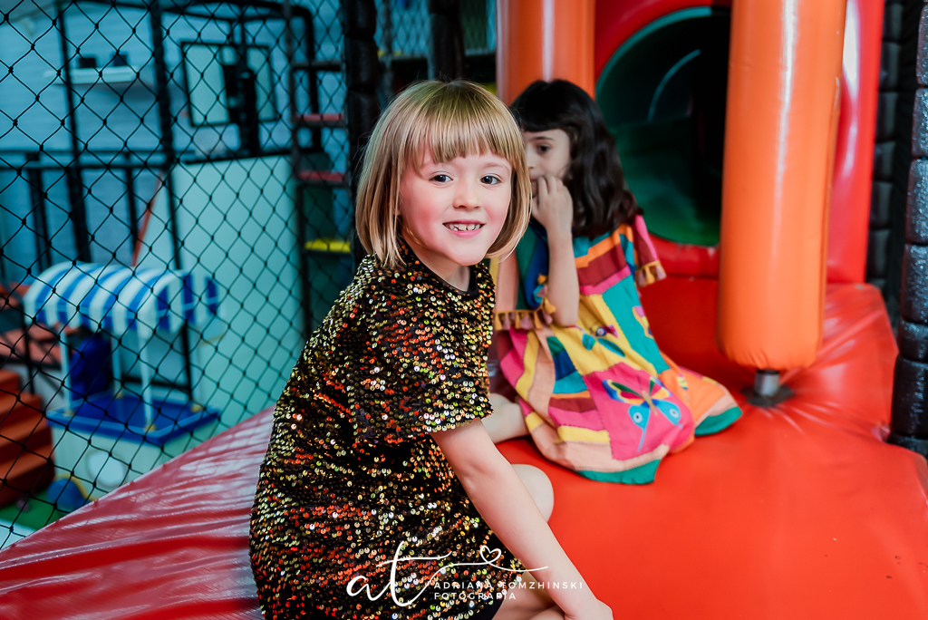 fotografia-festa-infantil-rj, fotografia-de-familia, adriana-tomzhinski-fotografia, foto-aniversario-infantil, fotografo-aniversario-infantil, casa-de-festas-tiktak-botafogo, tema-neon