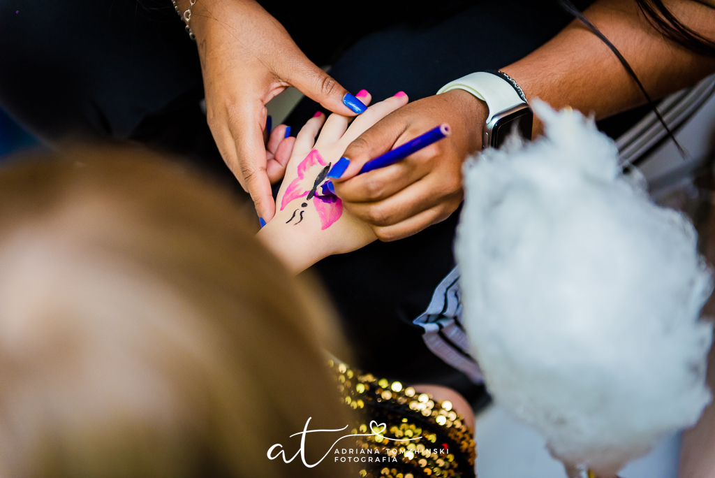 fotografia-festa-infantil-rj, fotografia-de-familia, adriana-tomzhinski-fotografia, foto-aniversario-infantil, fotografo-aniversario-infantil, casa-de-festas-tiktak-botafogo, tema-neon