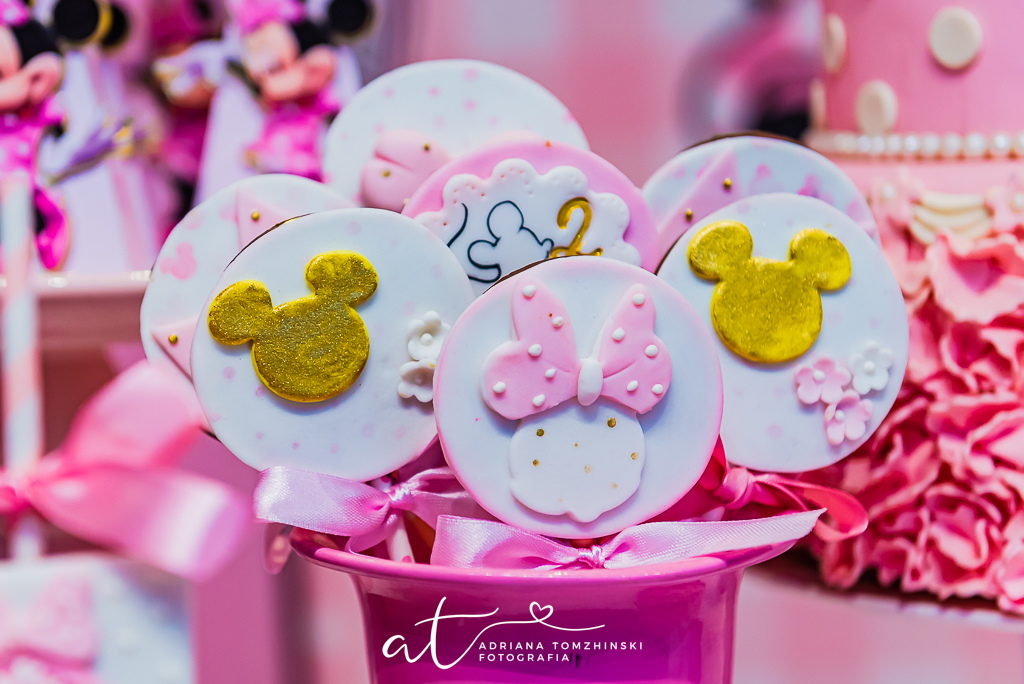 fotografia-festa-infantil-rj, fotografia-de-familia, adriana-tomzhinski-fotografia, foto-aniversario-infantil, fotografo-aniversario-infantil, casa-de-festas-imaginarte-copacabana, tema-minnie-rosa