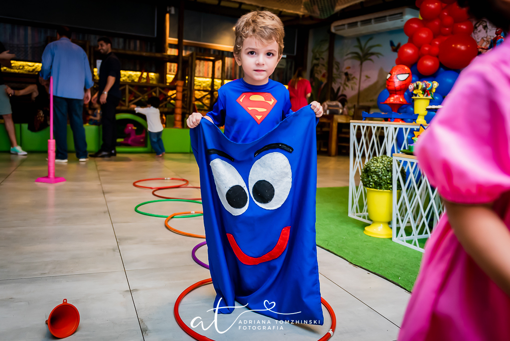 fotografia-festa-infantil-rj, fotografia-de-familia, adriana-tomzhinski-fotografia, foto-aniversario-infantil, fotografo-aniversario-infantil, casa-de-festas-espaco-eco-botafogo, tema-super-herois