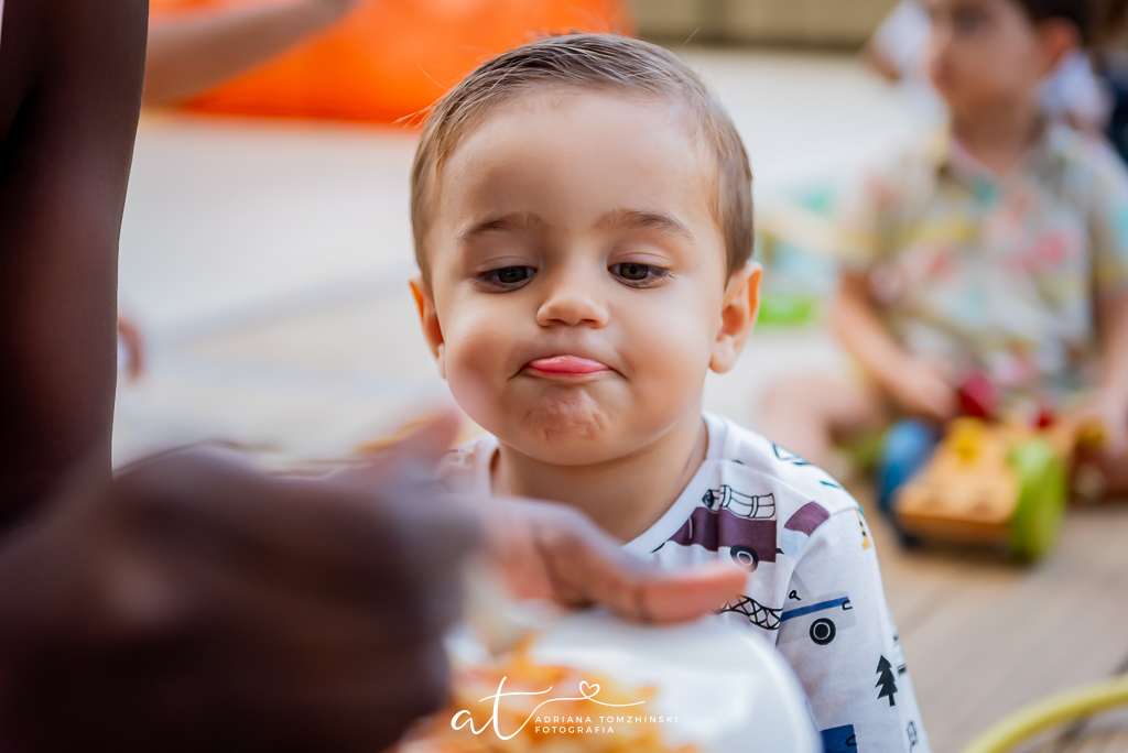 fotografia-festa-infantil-rj, fotografia-de-familia, adriana-tomzhinski-fotografia, foto-aniversario-infantil, fotografo-aniversario-infantil, festa-no-play-tijuca, tema-carrinhos-e-avioes