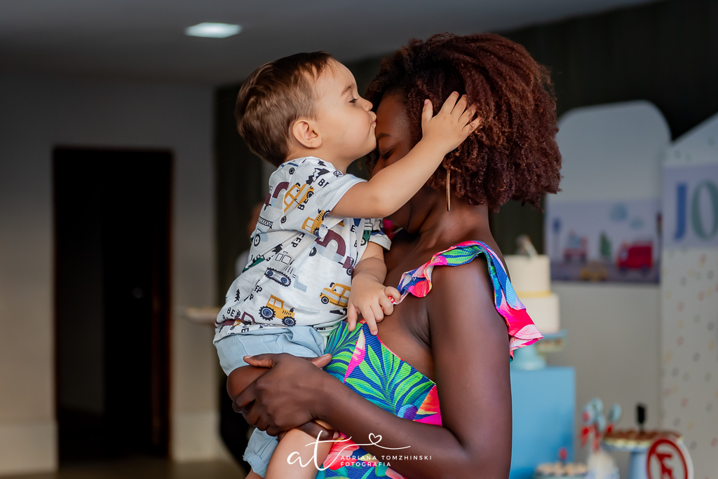 fotografia-festa-infantil-rj, fotografia-de-familia, adriana-tomzhinski-fotografia, foto-aniversario-infantil, fotografo-aniversario-infantil, festa-no-play-tijuca, tema-carrinhos-e-avioes