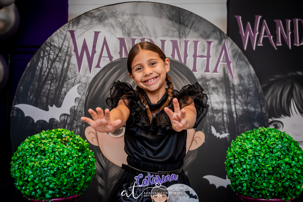 fotografia-festa-infantil-rj, fotografia-de-familia, adriana-tomzhinski-fotografia, foto-aniversario-infantil, fotografo-aniversario-infantil, clube-piraque-lagoa, tema-wandinha