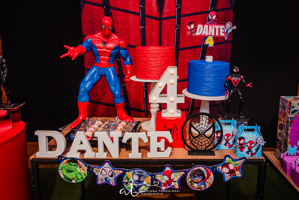 fotografia-festa-infantil-rj, fotografia-de-familia, adriana-tomzhinski-fotografia, foto-aniversario-infantil, fotografo-aniversario-infantil, casa-de-festas-espoleta, tema-homem-aranha-no-aranhaverso
