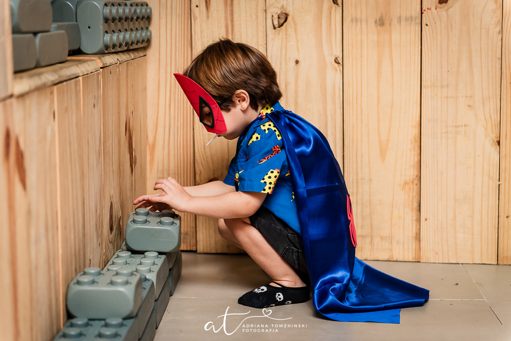 fotografia-festa-infantil-rj, fotografia-de-familia, adriana-tomzhinski-fotografia, foto-aniversario-infantil, fotografo-aniversario-infantil, casa-de-festas-espoleta, tema-homem-aranha-no-aranhaverso
