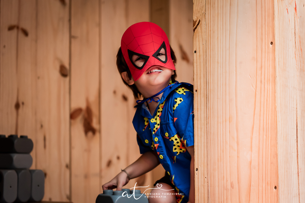 fotografia-festa-infantil-rj, fotografia-de-familia, adriana-tomzhinski-fotografia, foto-aniversario-infantil, fotografo-aniversario-infantil, casa-de-festas-espoleta, tema-homem-aranha-no-aranhaverso