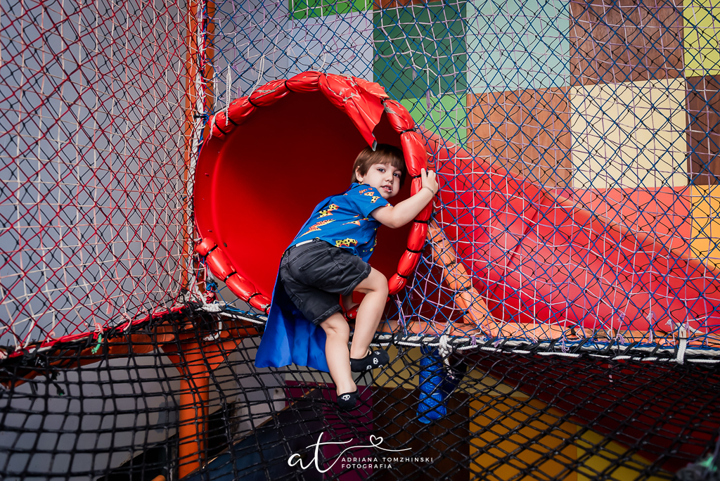 fotografia-festa-infantil-rj, fotografia-de-familia, adriana-tomzhinski-fotografia, foto-aniversario-infantil, fotografo-aniversario-infantil, casa-de-festas-espoleta, tema-homem-aranha-no-aranhaverso