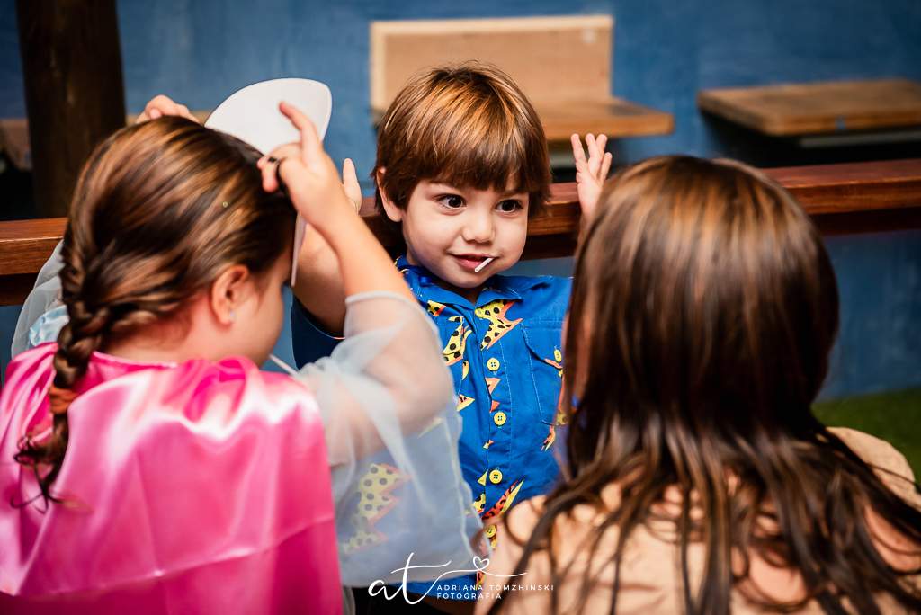 fotografia-festa-infantil-rj, fotografia-de-familia, adriana-tomzhinski-fotografia, foto-aniversario-infantil, fotografo-aniversario-infantil, casa-de-festas-espoleta, tema-homem-aranha-no-aranhaverso